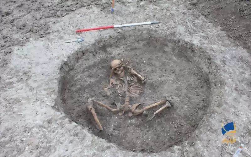 کشف گورهایی ۳۰۰۰ ساله در انگلیس