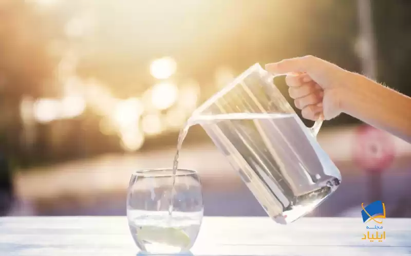 آیا «نوشیدن ۸ لیوان آب در روز» حقیقتی علمی است؟