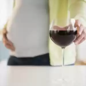 مضرات مصرف الکل در دوران بارداری