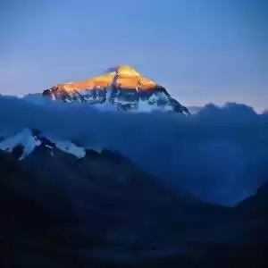 اورست، مرتفع‌ترین قله‌ی کره‌ی زمین