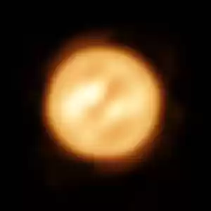 رصد اتمسفر ستاره‌ی قلب عقرب