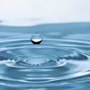 چرا آب، عجیب‌ترین مایع جهان است؟