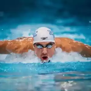 با پوشیدن این لباس، قهرمان شنای المپیک شوید!