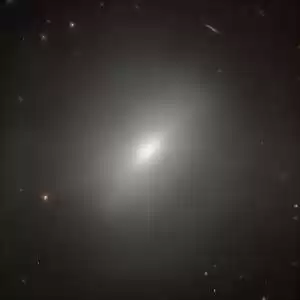 ستاره‌شناسان حومه‌ی کهکشان‌های بیضوی را مطالعه می‌کنند.