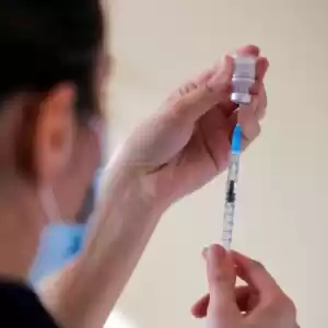 ابتلا به کرونا یا واکسن؛ کدامیک ایمنی بیشتری ایجاد می‌کند؟