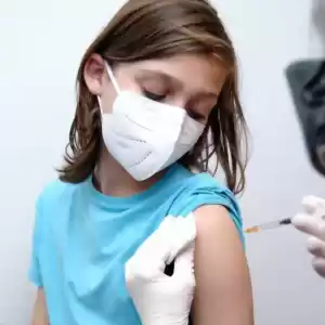عوارض جانبی واکسن کرونا برای کودکان و نوجوانان چیست؟