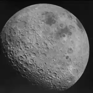 چرا دو طرف ماه تا این حد با یکدیگر متفاوت هستند؟
