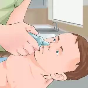چطور گرفتگی بینی نوزاد را پاک کنیم؟